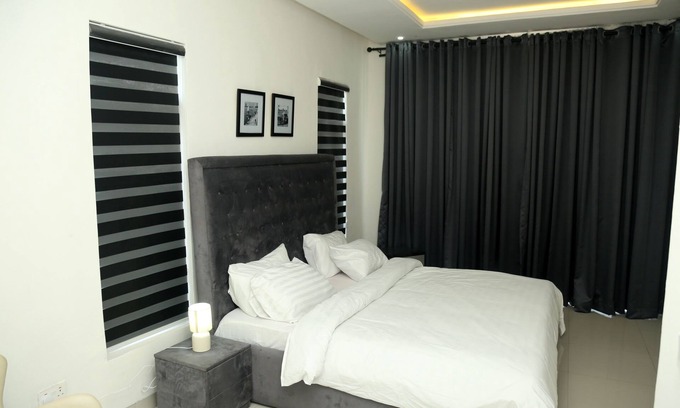 Lagos Apartamento | Domira Smart Luxury Duplex Apartment, 24 hour power, centrally12min to Airport