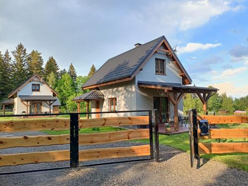 Szczytna Casa | Domki Brzozowy Zakątek