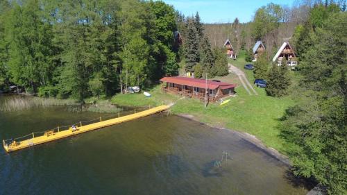 Wałcz Cabina | Domki nad jeziorem i pod lasem