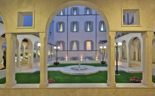 Rione XVIII Castro Pretorio Hotel | Domus Australia