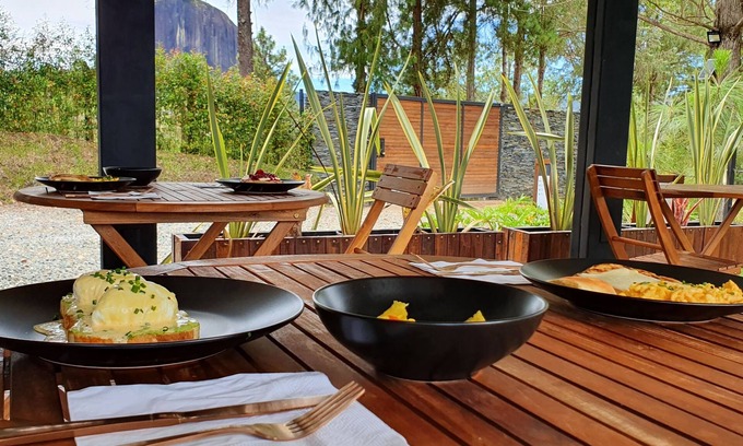 El Penol Hotel | Domus Glamping