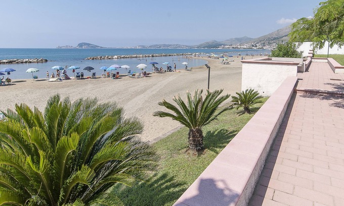 Formia Apartamento | Domus Hormiae lujoso apartamento de playa Giada