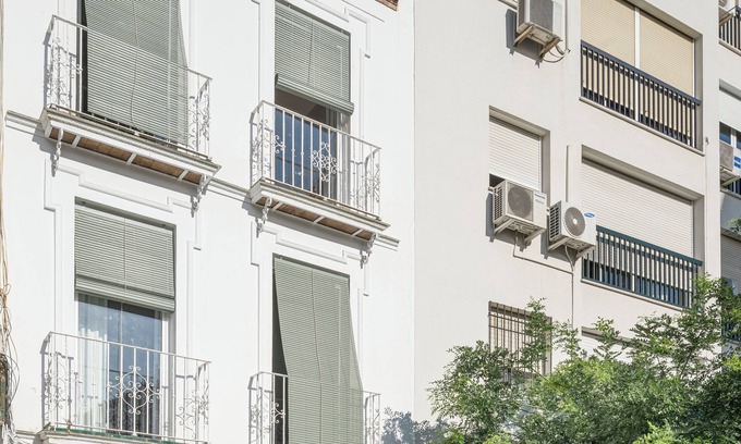 Doctor Barraquer-Grupo Renfe-Policlinico Apartamento | Don Fadrique Apartments by Olala Homes