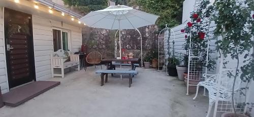 Chungmu Casa | Dongpirang Private Pension #jungangmarket #petfriendly