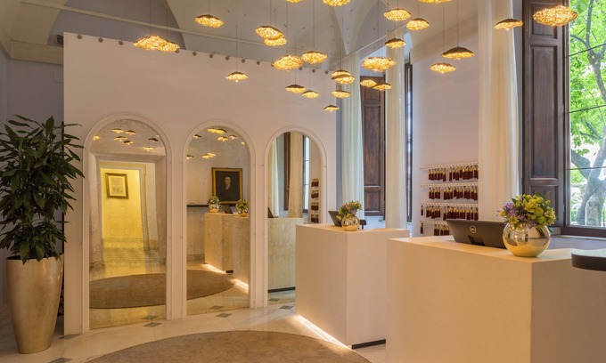 Trastevere Hotel | Donna Camilla Savelli – VRetreats