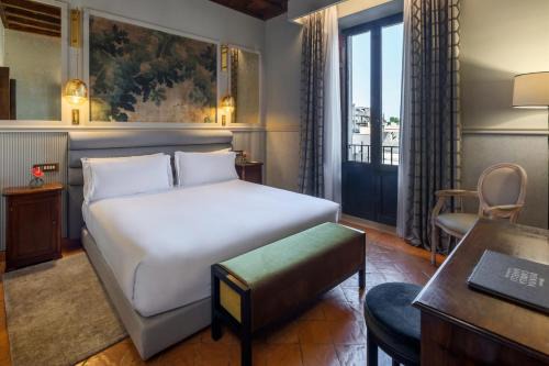 Trastevere Hotel | Donna Camilla Savelli - VRetreats