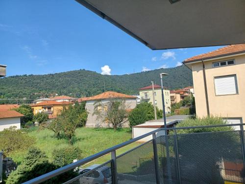 Torre Boldone Apartamento | Donna di Coppe Apartment