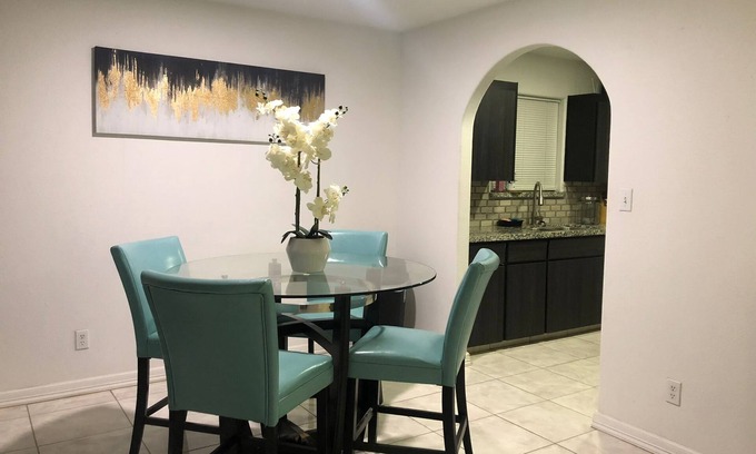 Donna Casa | Donna Mint home 3bd -2 bath
