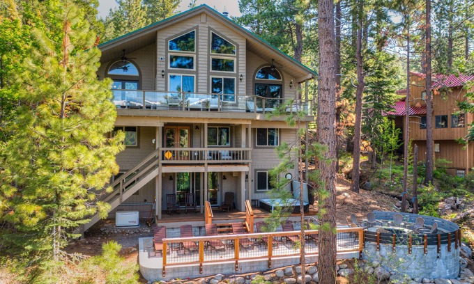 Truckee Casa | Donner Lake mountain-view delight - multi-level deck & private hot tub views