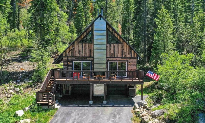 Truckee Casa | Donner Lake, Truckee House - Available for Ski Lease 2025 ski season