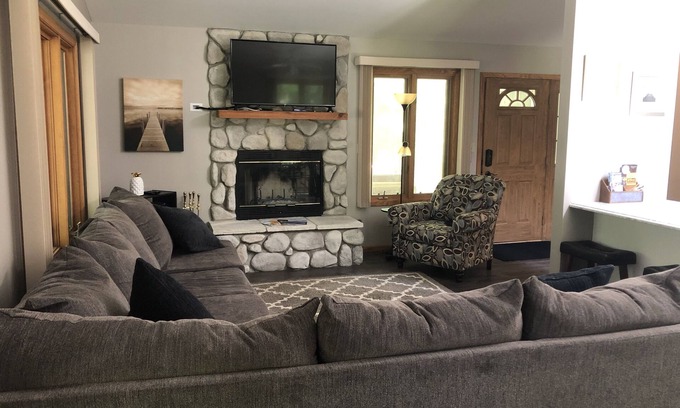 Williams Bay Casa | Dons Bay Getaway in Lake Geneva