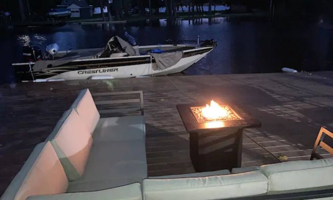 Sturgeon Bay Casa | Door Co. Waterfront! Boat Docking, Private Boat Launch!