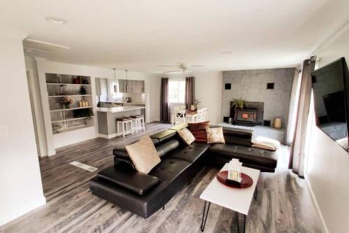 Sturgeon Bay Casa | Door County Cottage, near Haines Beach!