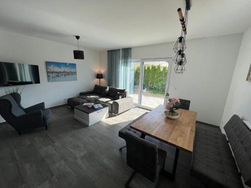Elmenhorst/Lichtenhagen Casa | Doppelhaushälfte mit Terrasse