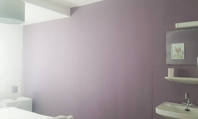 Bad Liebenzell Apartamento | Habitación doble de 20 m2 con ducha.