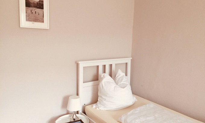 Borken Apartamento | Doppelzimmer Altenburg mit Gemeinschaftsbadezimmer, Max. 2 Personen