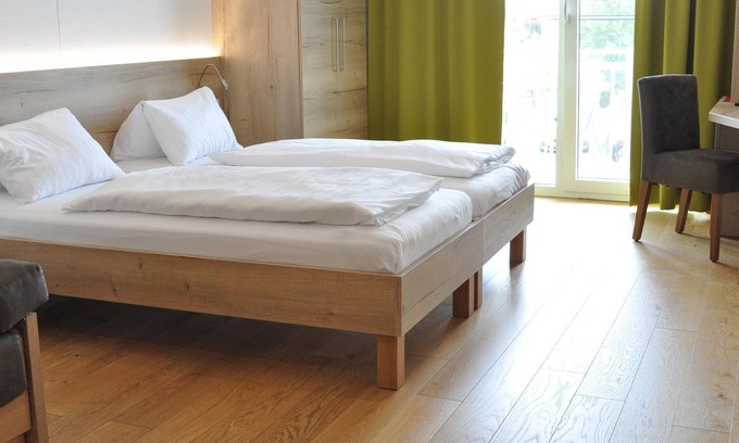 Podersdorf am See Casa | Doppelzimmer, Dusche, WC, Ost - Seehotel Herlinde