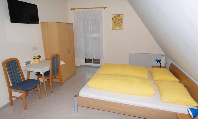 Loipersdorf bei Fuerstenfeld Apartamento | Doppelzimmer - Gästehaus Karin