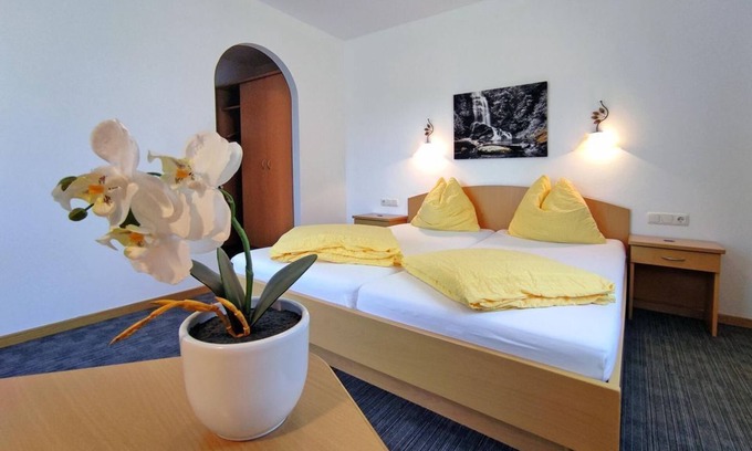 Fusch an der Grossglocknerstrasse Casa | Doppelzimmer Kat. A - Wasserfall, Hotel