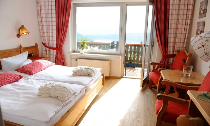 Waldeck Apartamento | Doppelzimmer Leberblümchen - Belvedere-bio-hotel Garni & Suite Hotel am Edersee