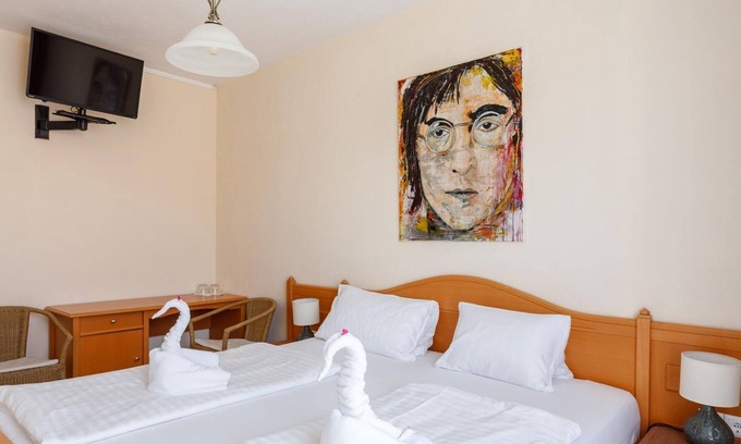 Morbisch am See Cabaña | Doppelzimmer mit Kleinem Balkon - Pension Laubenhof
