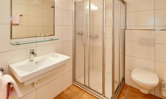 Eben im Pongau Casa | Doppelzimmer mit Du od. Bad, WC, TV, Tel - Hotel-restaurant Schwaiger