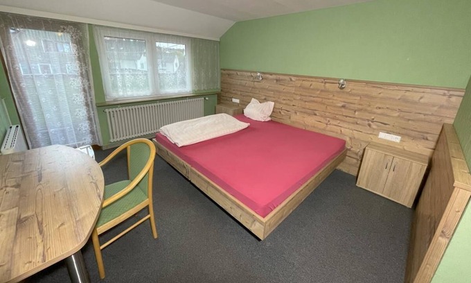 Ottenhausen Apartamento | Doppelzimmer mit Balkon - Gästehaus Rössle 5