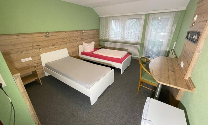 Ottenhausen Apartamento | Doppelzimmer mit Balkon - Gästehaus Rössle 6