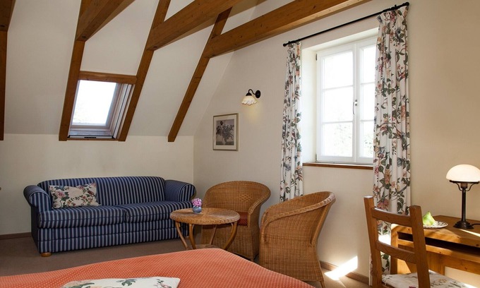 Niemegk Apartamento | Doppelzimmer mit Du/wc, TV, Telefon, Fön