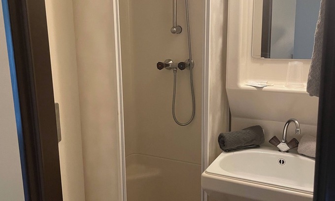Stall Cama Y Desayuno | Doppelzimmer mit Dusche Toilette und Frühstück, Mitten ins Molltal Hohe Tauern