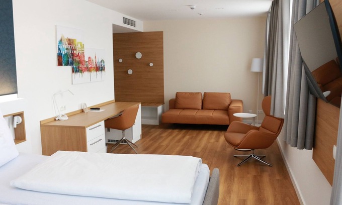 Oststadt/Stadtfeld Apartamento | Doppelzimmer mit Eigenem Bad