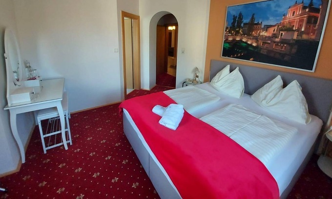 Bad Kleinkirchheim Cabaña | Doppelzimmer Typ A Panoramablick - Hotel Kirchenwirt