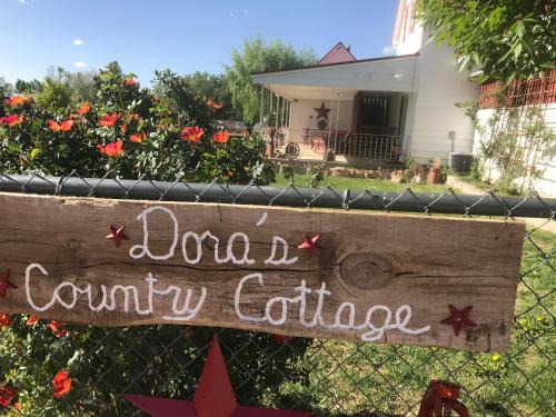 Escalante Casa | Dora's Country Cottage
