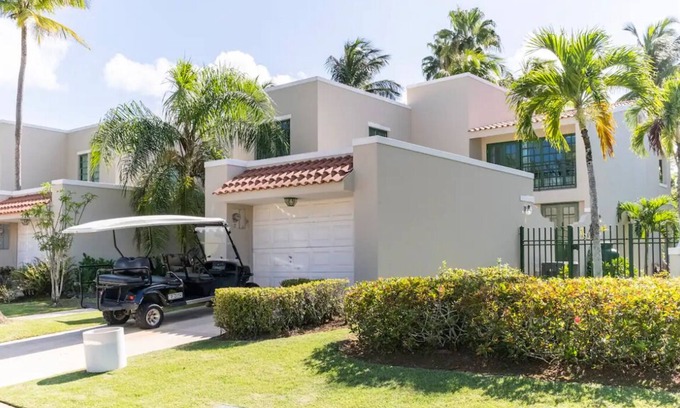 Dorado Pueblo Casa | Dorado Reef 4BR 3BA beach in 1 block sleeps 8-10
