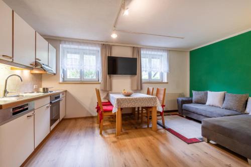Elbigenalp Apartamento | DORF 77 Apartment