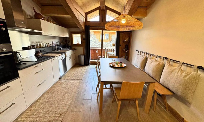 Saint-Marcel Chalet De Esquí | Dorfhaus renoviert auf 3 Ebenen 4 Zimmer für 6 Personen in St Marcel