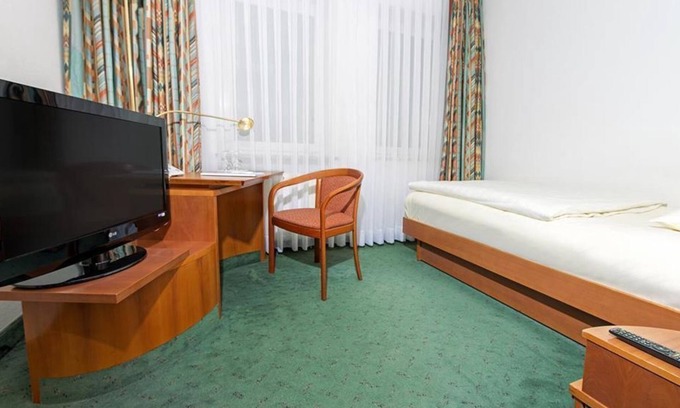 Dresden Casa | Suite Junior DORMERO, ducha, inodoro - DORMERO Hotel Dresden Airport