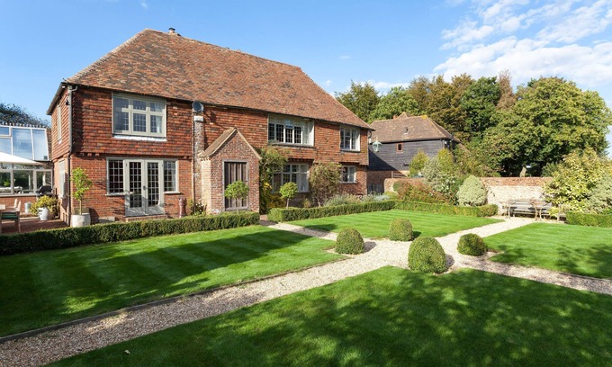 Ashford Casa | Dormestone Farm by Bloom Stays - sleeps 12 with outdoor swimming pool and tennis court