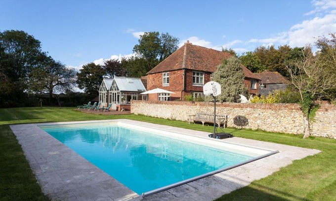 Ashford Casa | Dormestone House by Bloom Stays