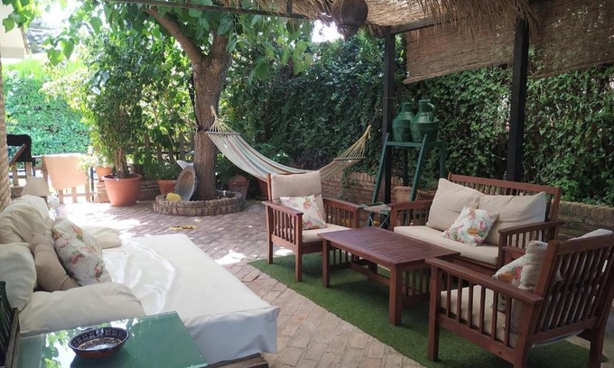 Dos Hermanas Apartamento | Dormir entre limones, Casa de invitados en vivienda familiar