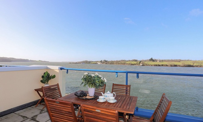 Y Felinheli Casa | DORNBERG, family friendly, character holiday cottage in Y Felinheli