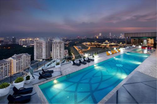 Sri Hartamas Apartamento | Dorsett Residence Sri Hartamas by Chengal with Bathtub, Rooftop Pool, KL City Centre, Round the Clock Security, Netflix, Youtube, Free Parking