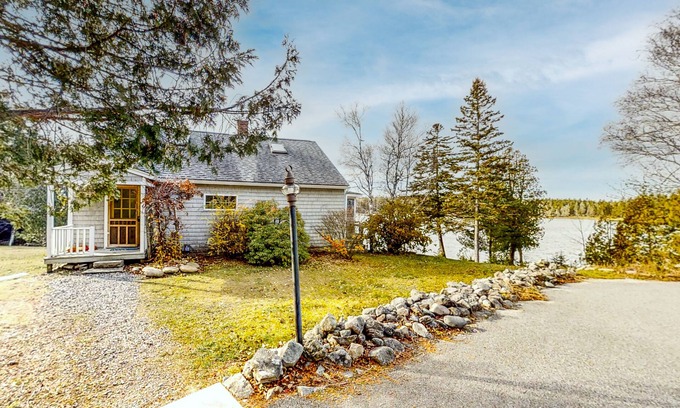 Mount Desert Casa | Dory Haven: Cove-front Home with sunroom, screened porch & waterfront yard