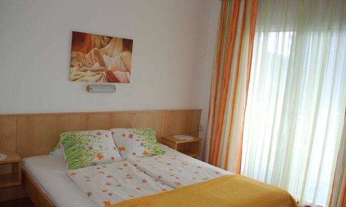 Klopein Cama Y Desayuno | Double room, balcony, lake view/ lake side - Pension Agnes