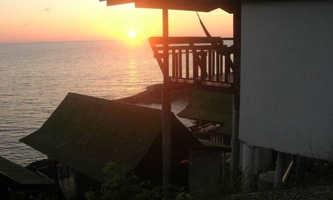 Baan Tai Cabaña | Bungalow doble con ventilador y vistas al mar