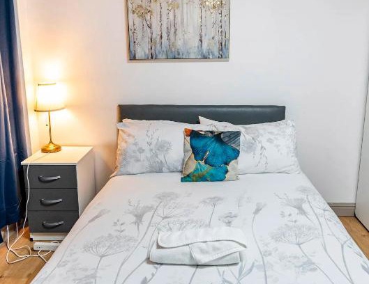 Bordesley Casa | Double Bed Room in Flat near Birmingham City Centre