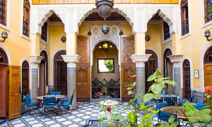 Ain Azlitan Cama Y Desayuno | Habitación doble Riad Layalina Fes: piscina, vista de 360 ° y estacionamiento seguro gratuito