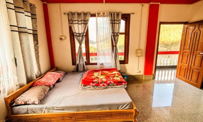 Bomdila Cama Y Desayuno | DOUBLE BED SUPER DELUXE ROOM