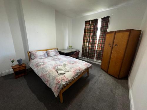 Salford Casa | Double-Bedroom in the Heart of Salford Manchester Perfect for Short Stays GCSW3