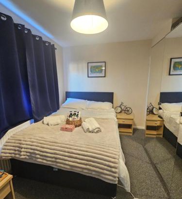 Broadheath Casa | Double bedroom located close to Manchester Airport